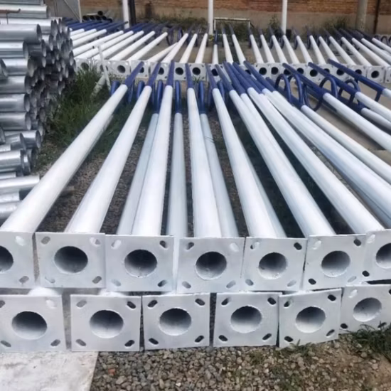 Palo per illuminazione stradale a doppio braccio singolo in acciaio zincato per traffico stradale